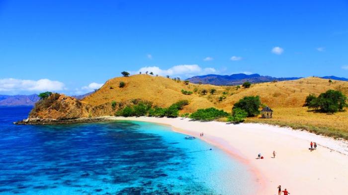 Pesona Pantai Indonesia